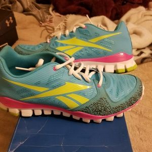 Reebok Realflex Transition kids size 7 women's 8.5
